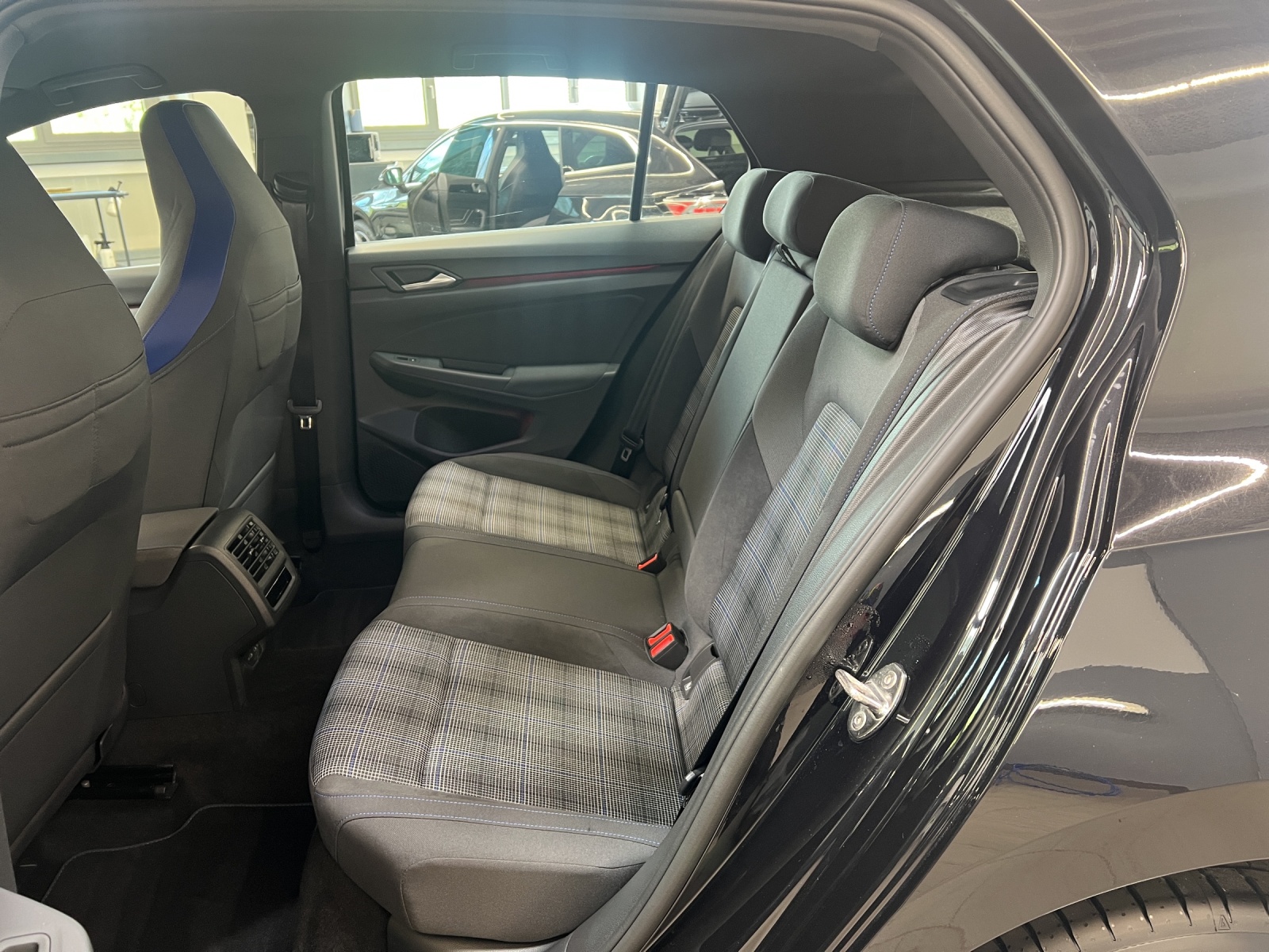 Golf VIII TSI Plug-In Hybrid DSG GTE LED-Plus Navi Alu-17Zoll Sitzheizung