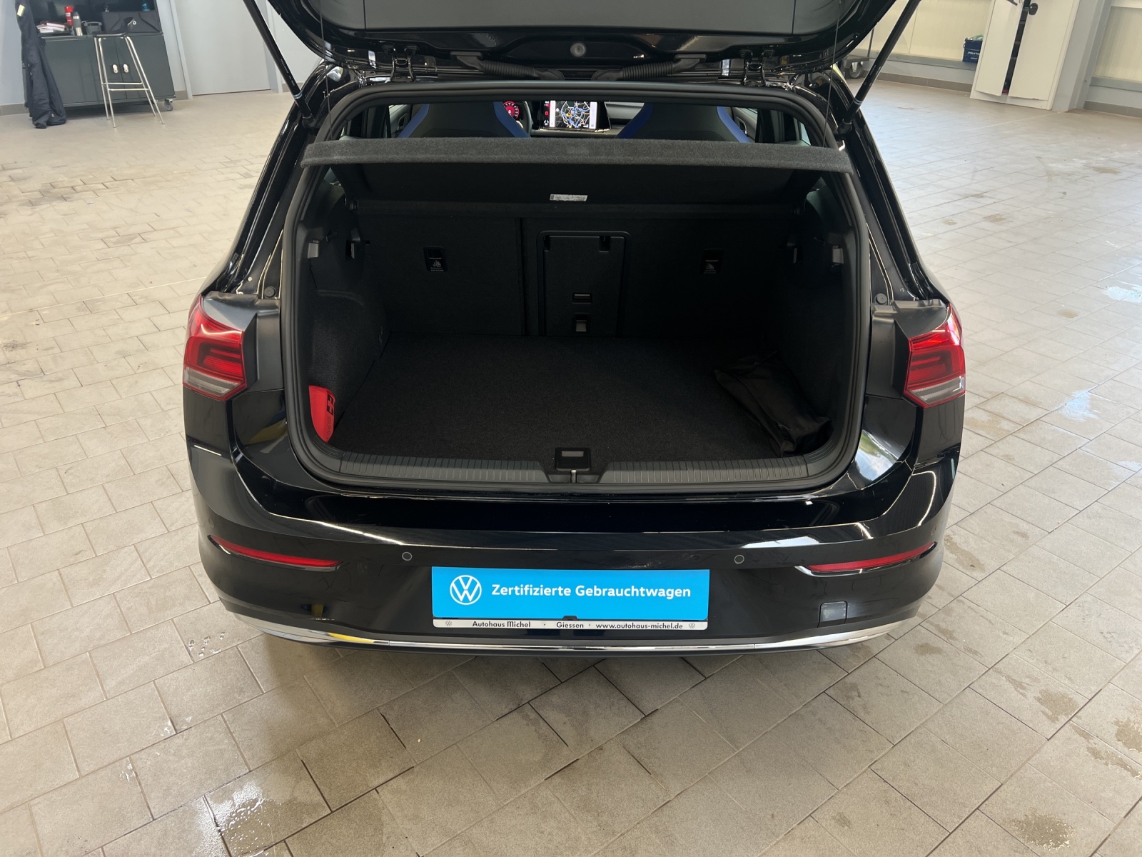 Golf VIII TSI Plug-In Hybrid DSG GTE LED-Plus Navi Alu-17Zoll Sitzheizung