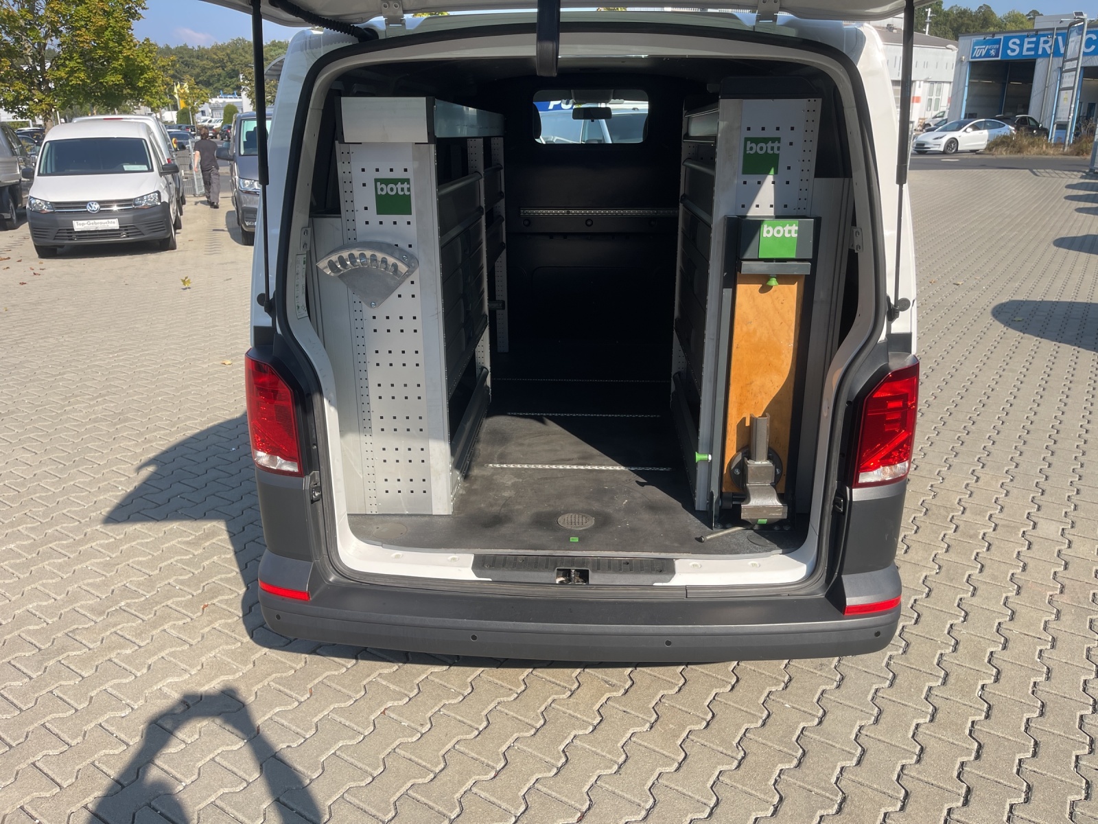 T6 Transporter 6.1 Kasten 2.0 TDI DSG Navi SH PDC GRA