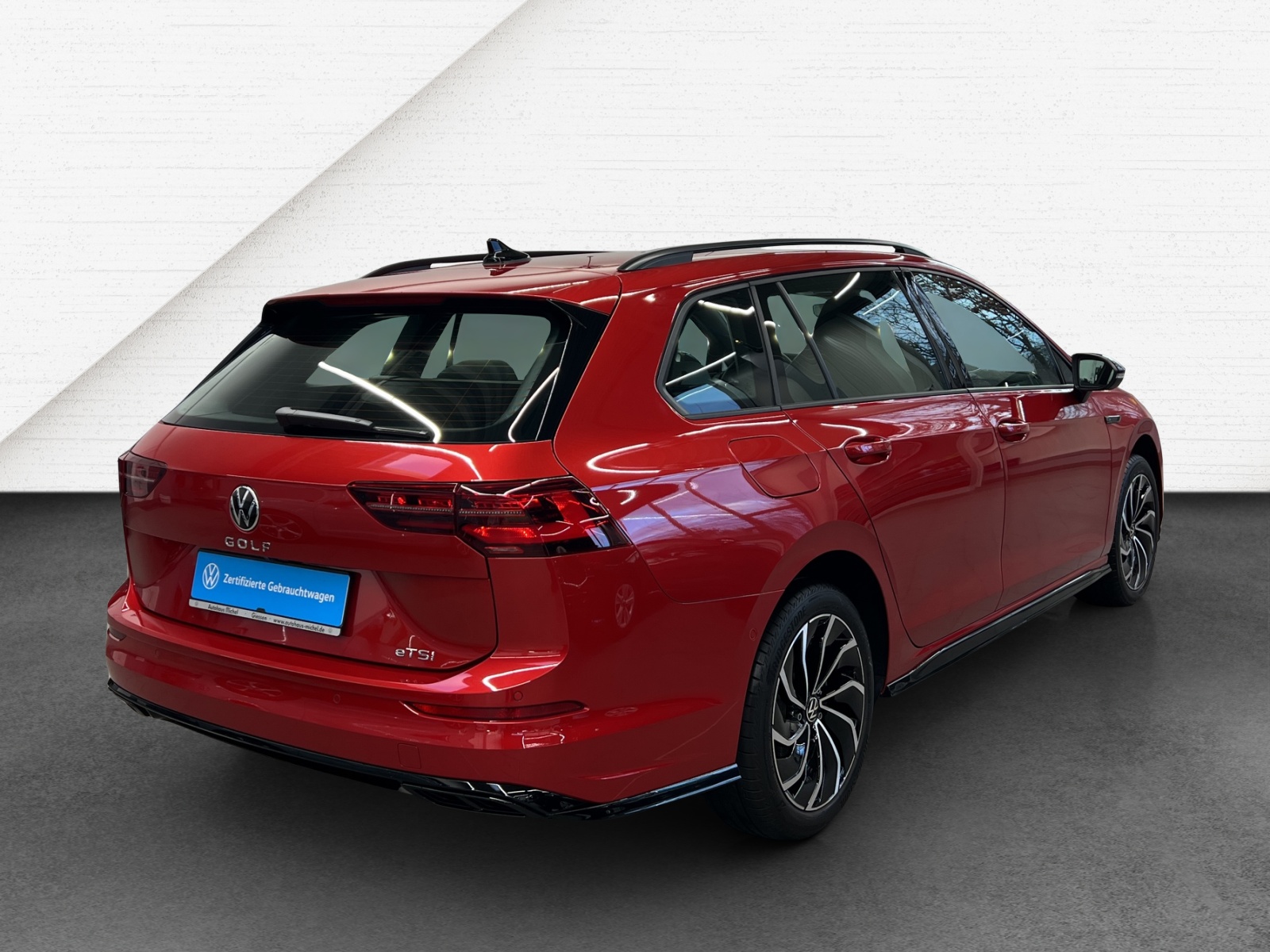 Golf VIII Variant 1.5 eTSI DSG R-Line 