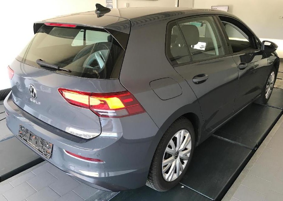 Golf VIII 1.5 eTSI DSG Life LED-Plus TravelAssist Navi ErgoActive