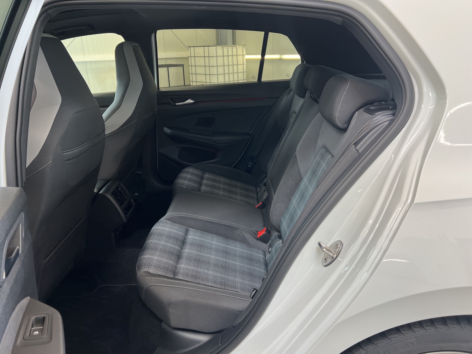 Golf VIII 2.0 TDI DSG GTD IQ-Light DCC Panodach Navi Standhiezung
