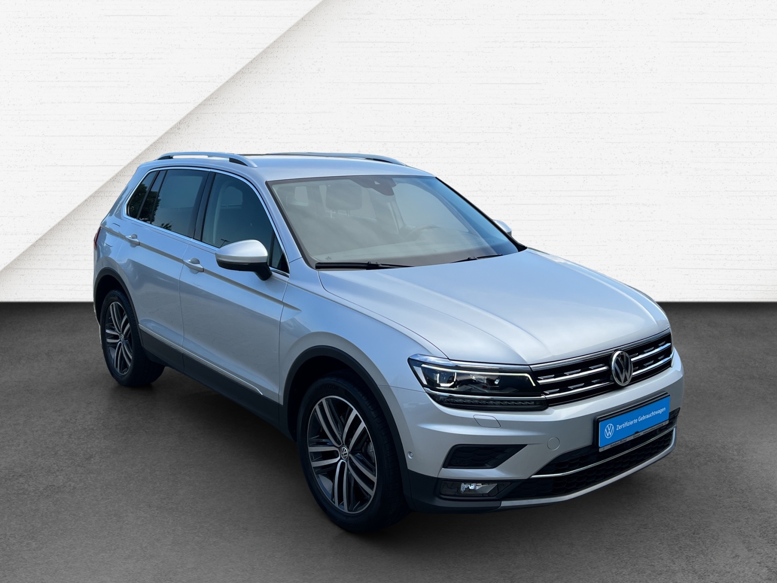 Tiguan 2.0 TSI DSG 4M Highline HeadUp DCC LED Navi Alu-19Zoll ErgoActive