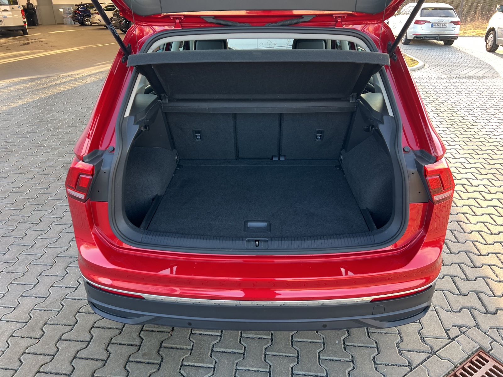 Tiguan 2.0 TDI DSG Life LED TravelAssist Navi AHK