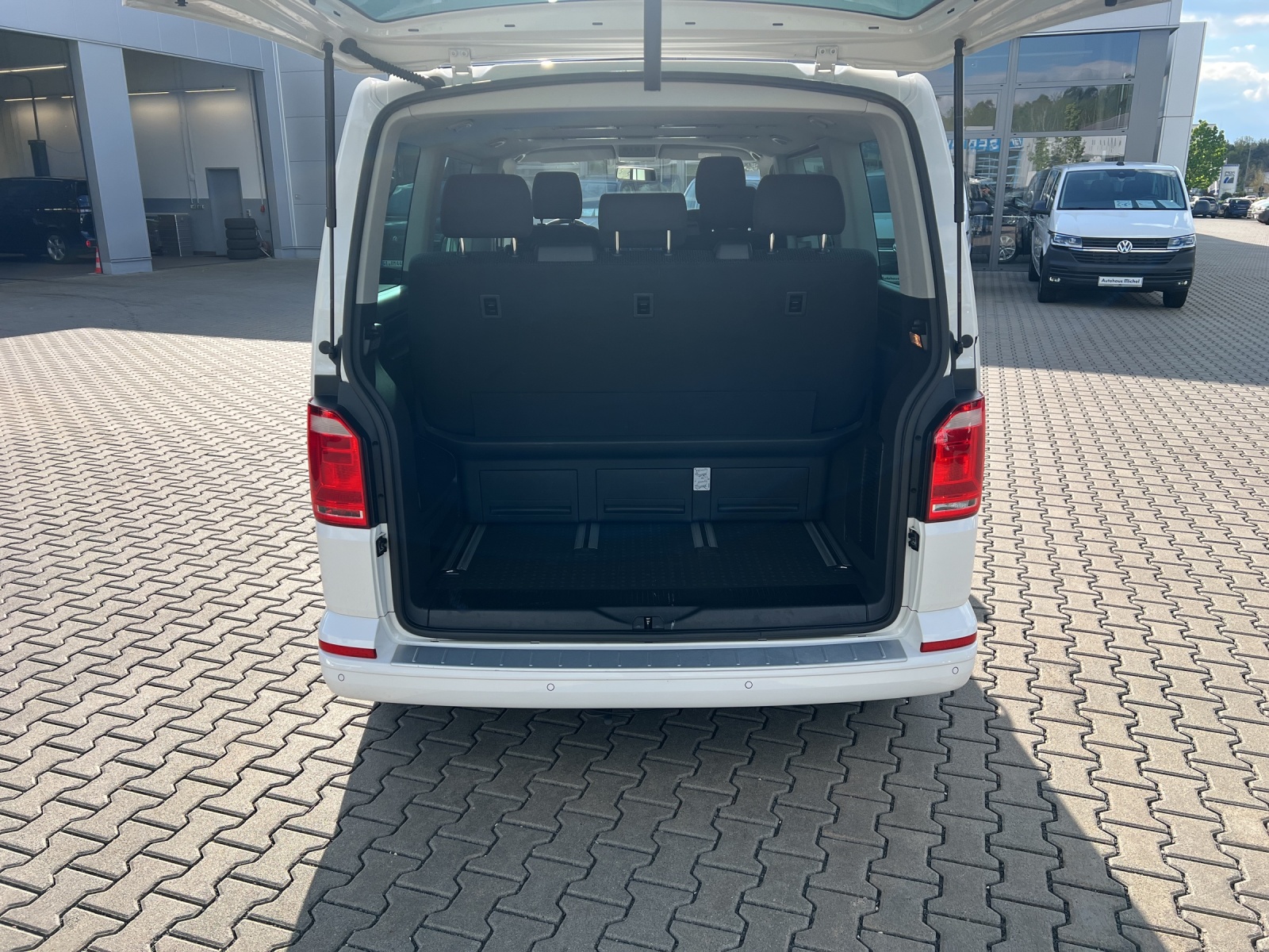 T6 Multivan Trendline 2.0 TDI Kamera 7 Sitzer Climatronik PDC
