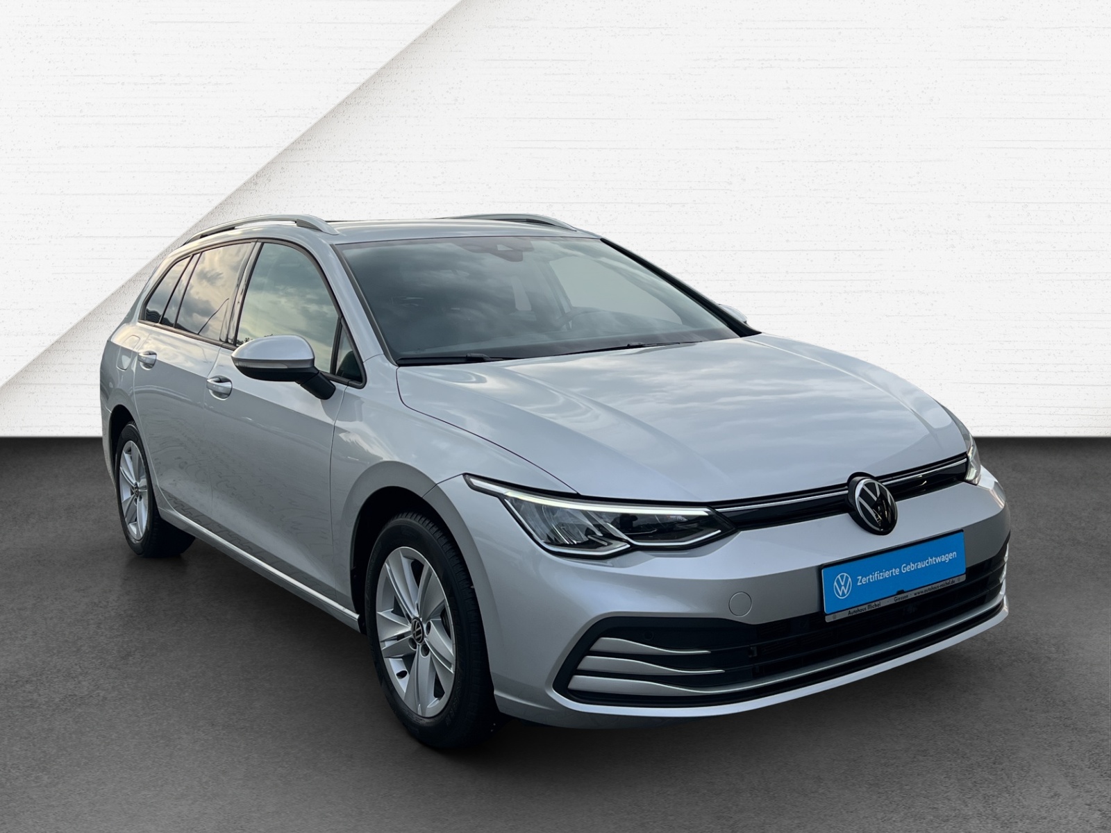 Golf VIII Variant 2.0 TDI DSG Life LED TravelAssist Navi AHK