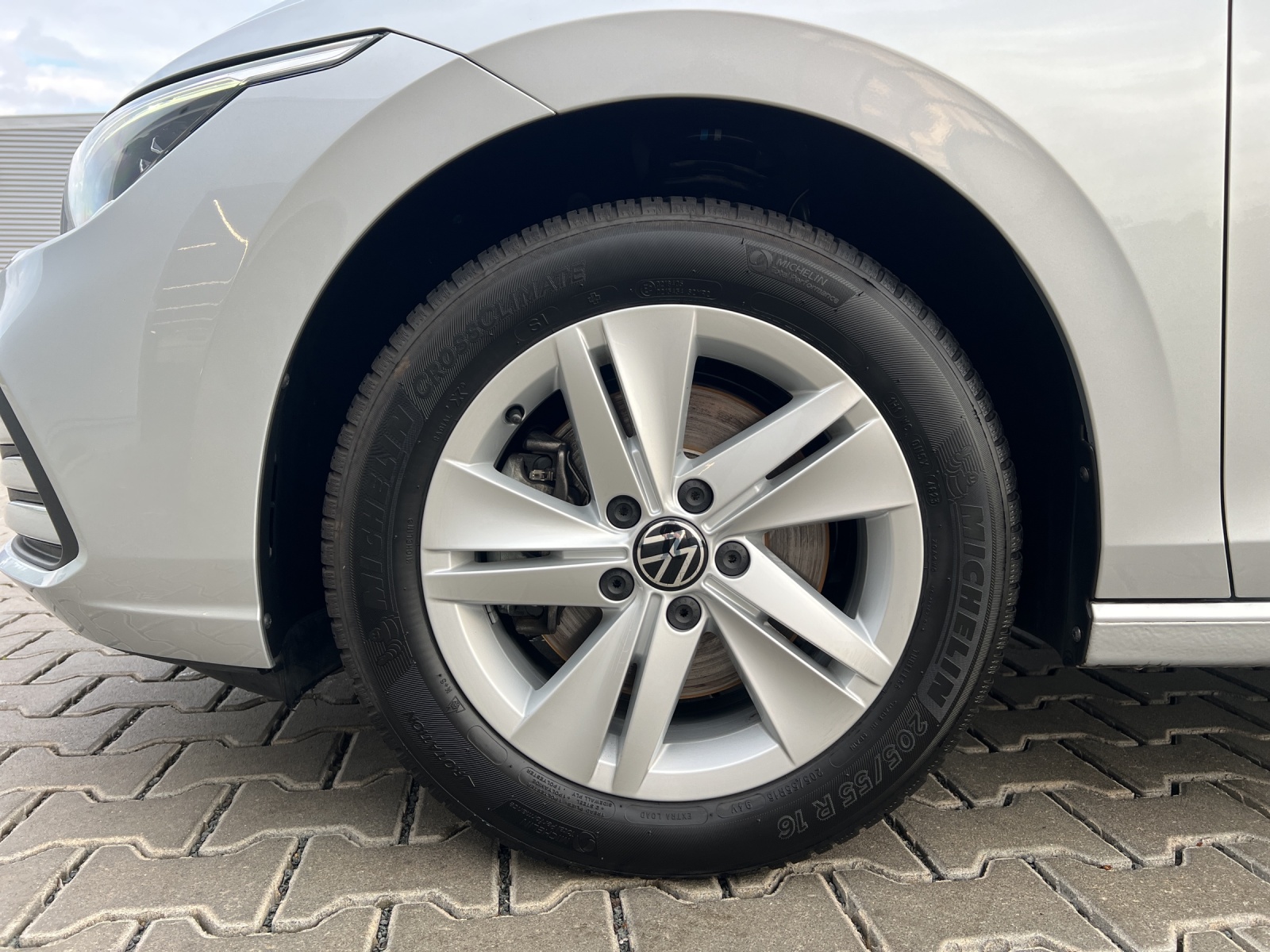 Golf VIII Variant 2.0 TDI DSG Life LED TravelAssist Navi AHK
