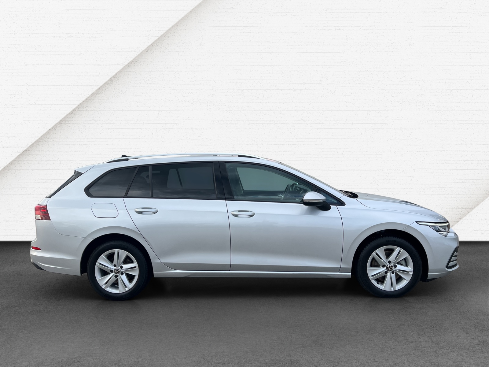 Golf VIII Variant 2.0 TDI DSG Life LED TravelAssist Navi AHK