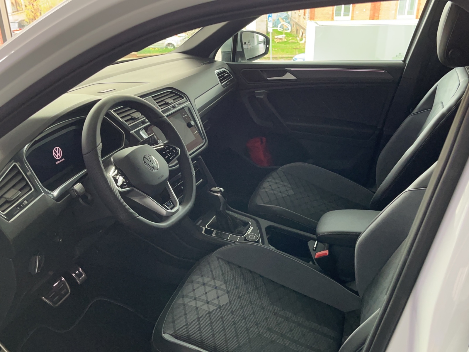 Tiguan Allspace 2.0 TDI DSG 4M R-Line IQ-Light HeadUp Navi AHK