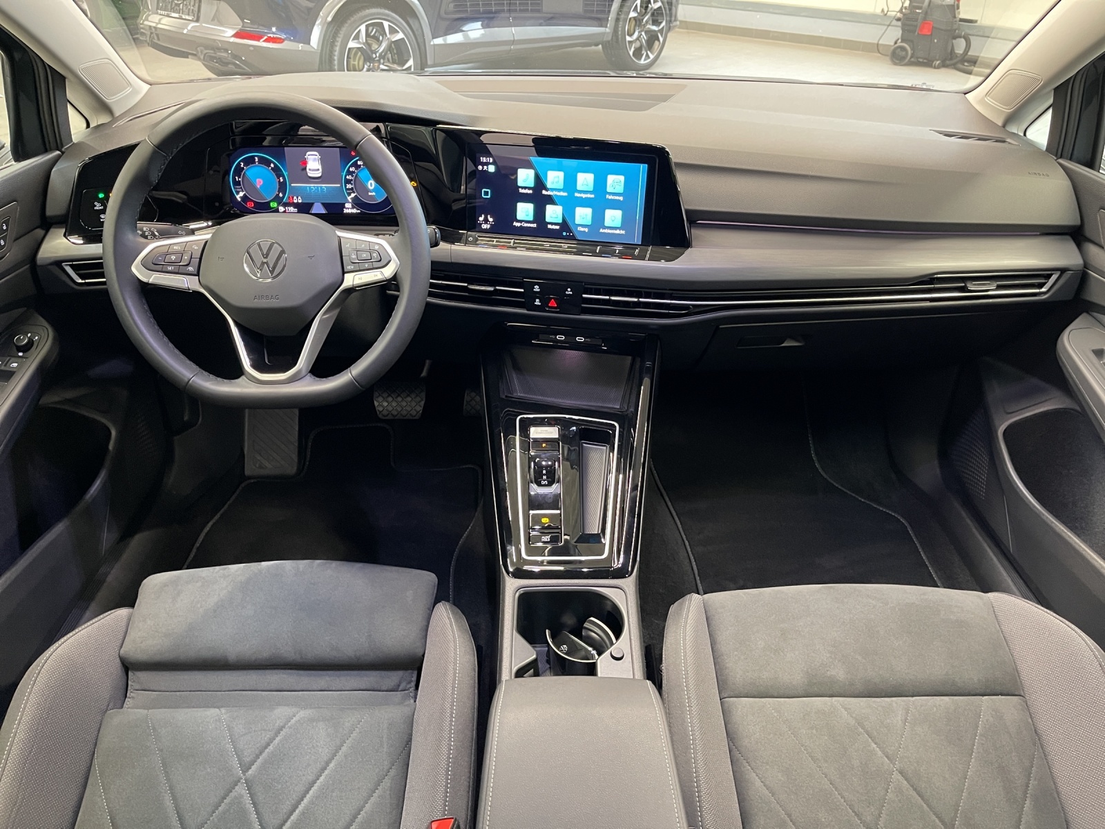 Golf VIII 2.0 TDI DSG Style IQ-Light Standheizung ACC AHK Navi