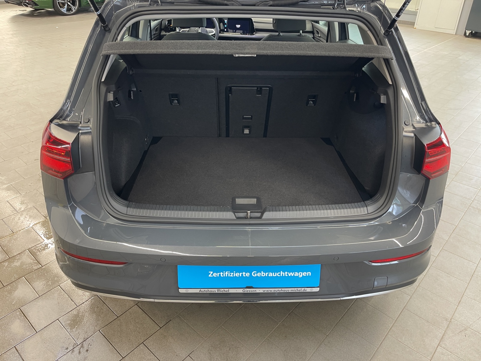 Golf VIII 2.0 TDI DSG Style IQ-Light Standheizung ACC AHK Navi