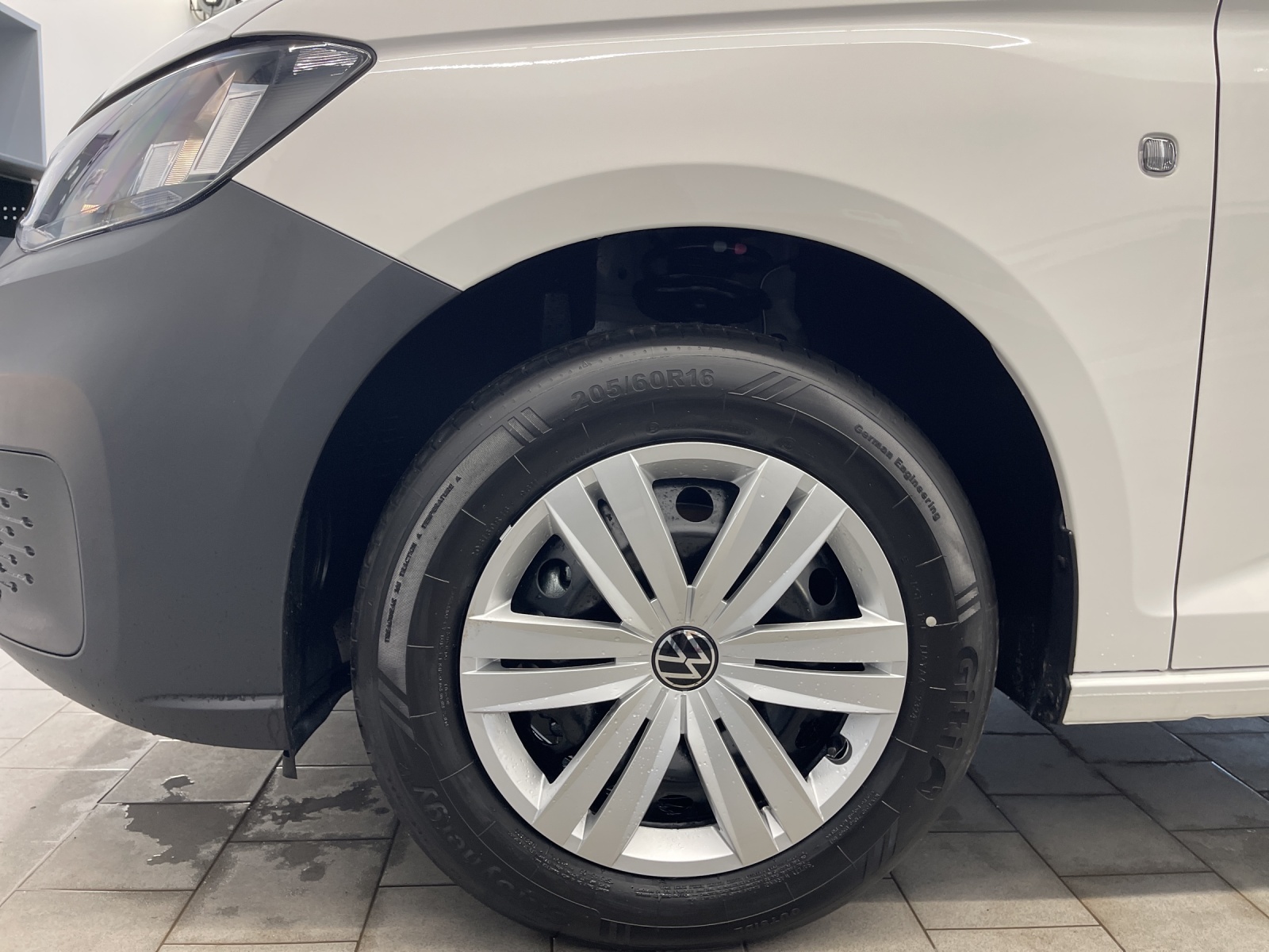 Caddy Cargo 2,0 l TDI Klima AHK PDC APP Connect