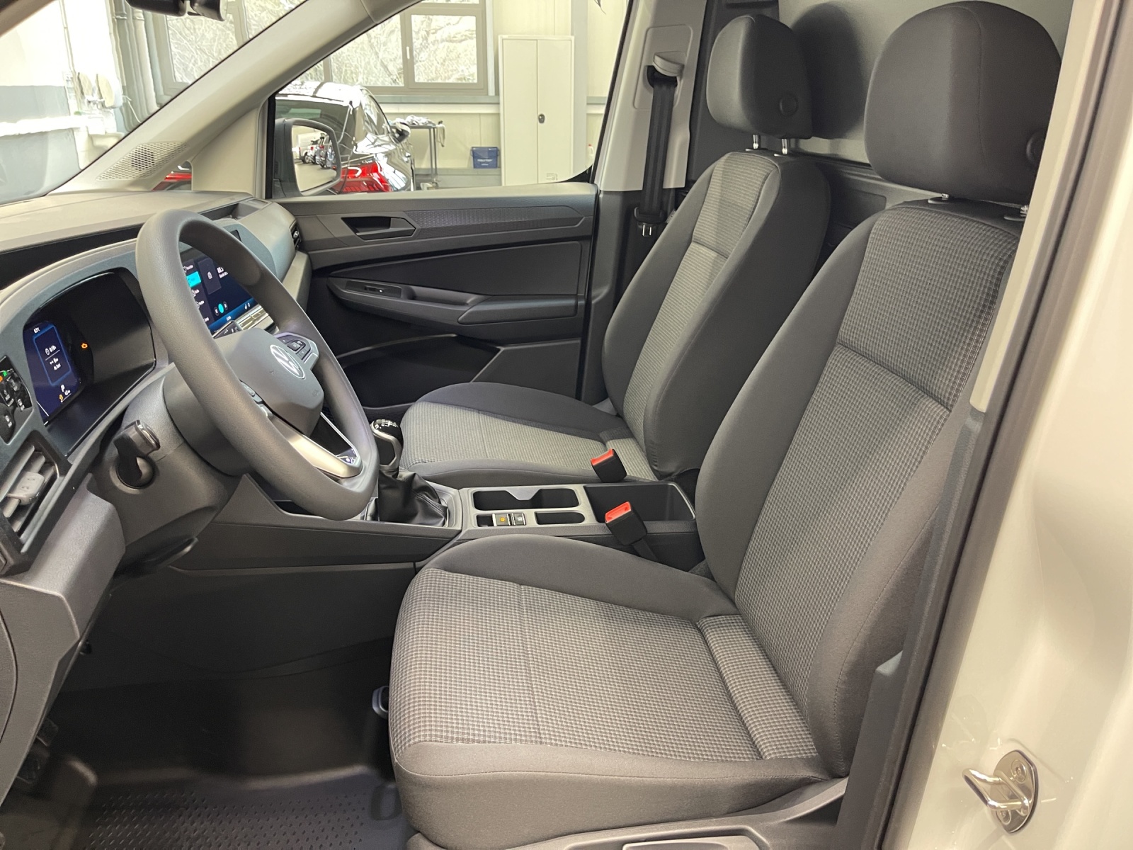 Caddy Cargo 2,0 l TDI Klima AHK PDC APP Connect