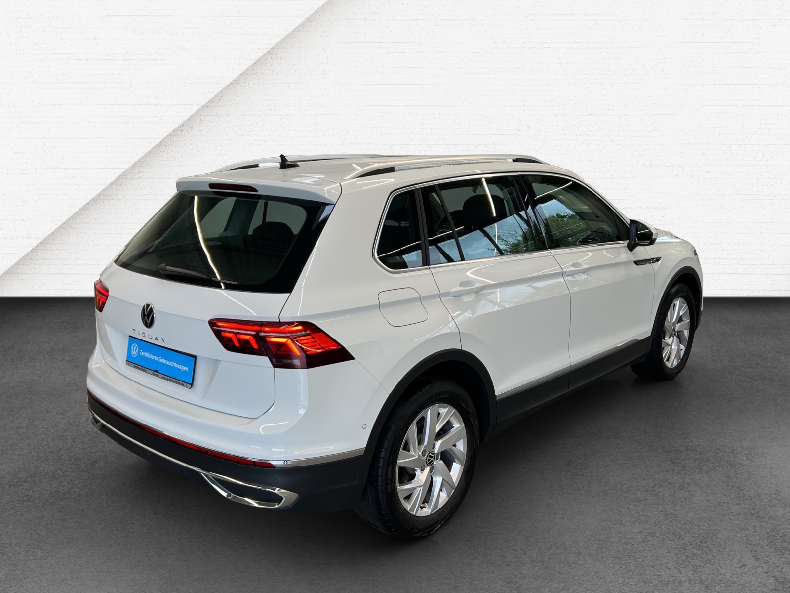 Tiguan 2.0 TDI DSG Elegance IQ-Light Standheizung TravelAssist Navi