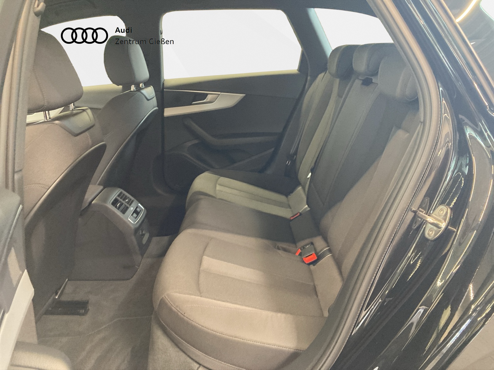 A4 Avant 40 TDI S-tronic S line Black Assistenzpaket Navi LED