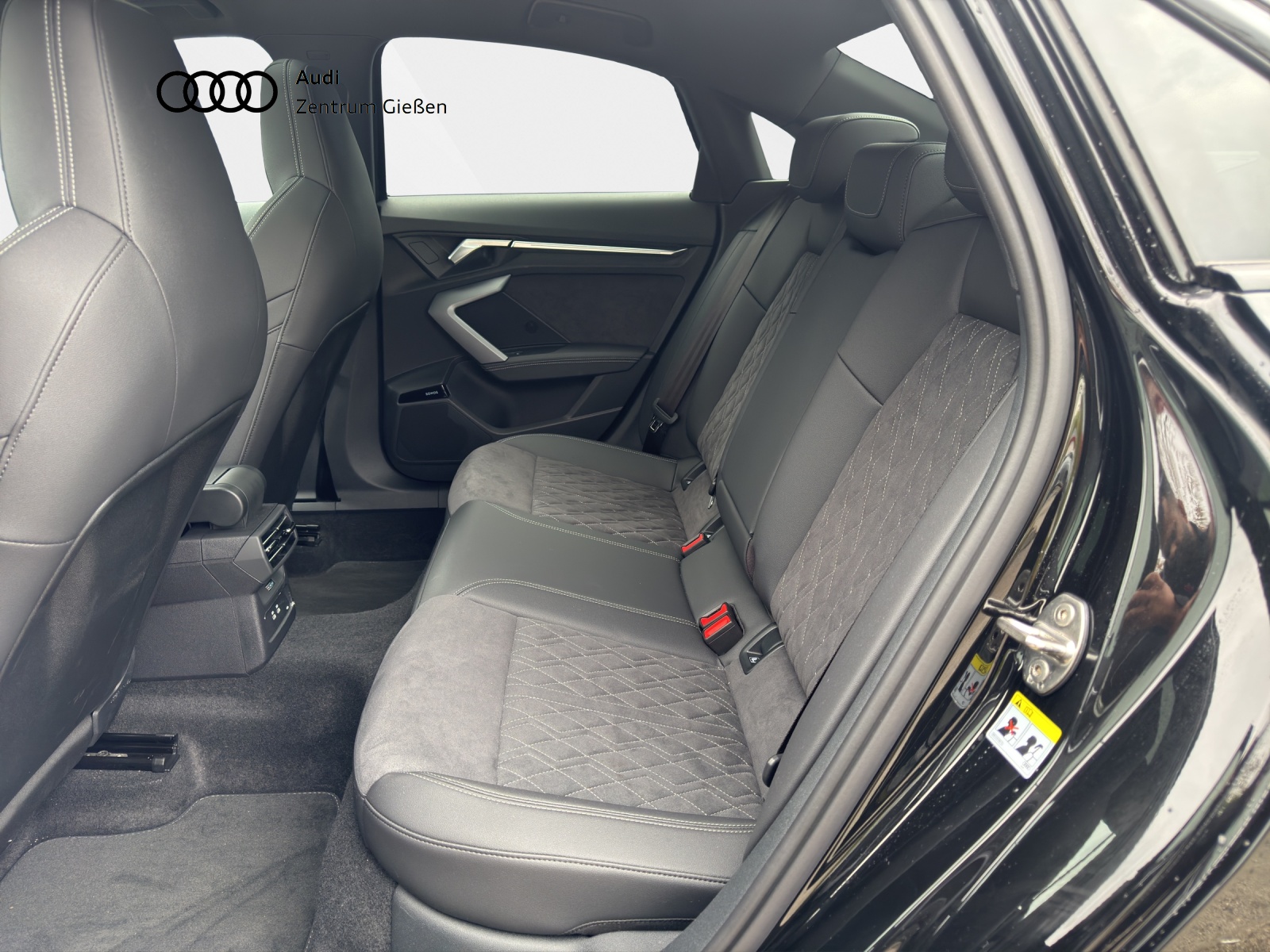 A3 Limousine 35 TDI S line Black HuD MATRIX PANO AHK
