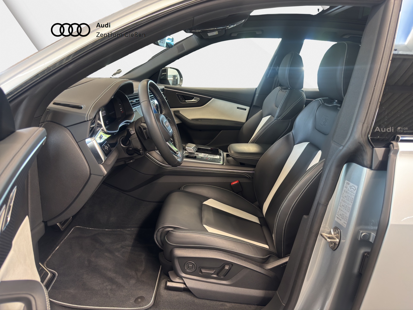SQ8 4.0 TFSI quattro Carbon B&O AHK HuD PANO