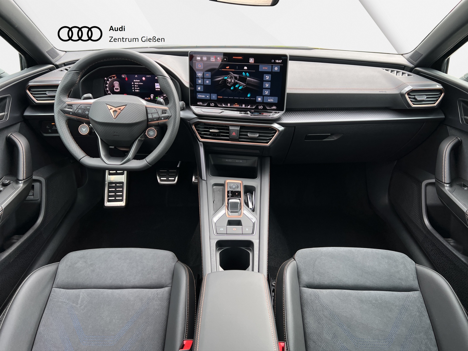 Leon Sportstourer 2.0 TSI 4Drive DSG VZ ACC AHK LED DCC 