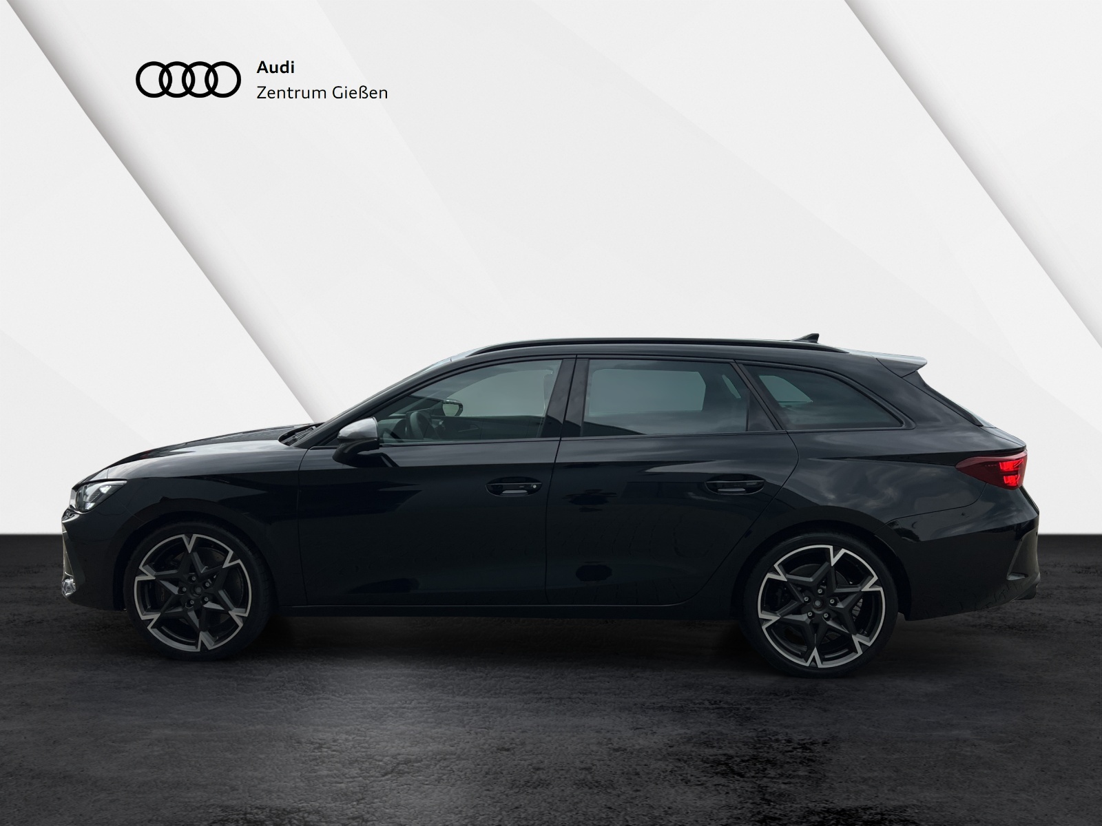 Leon Sportstourer 2.0 TSI 4Drive DSG VZ ACC AHK LED DCC 