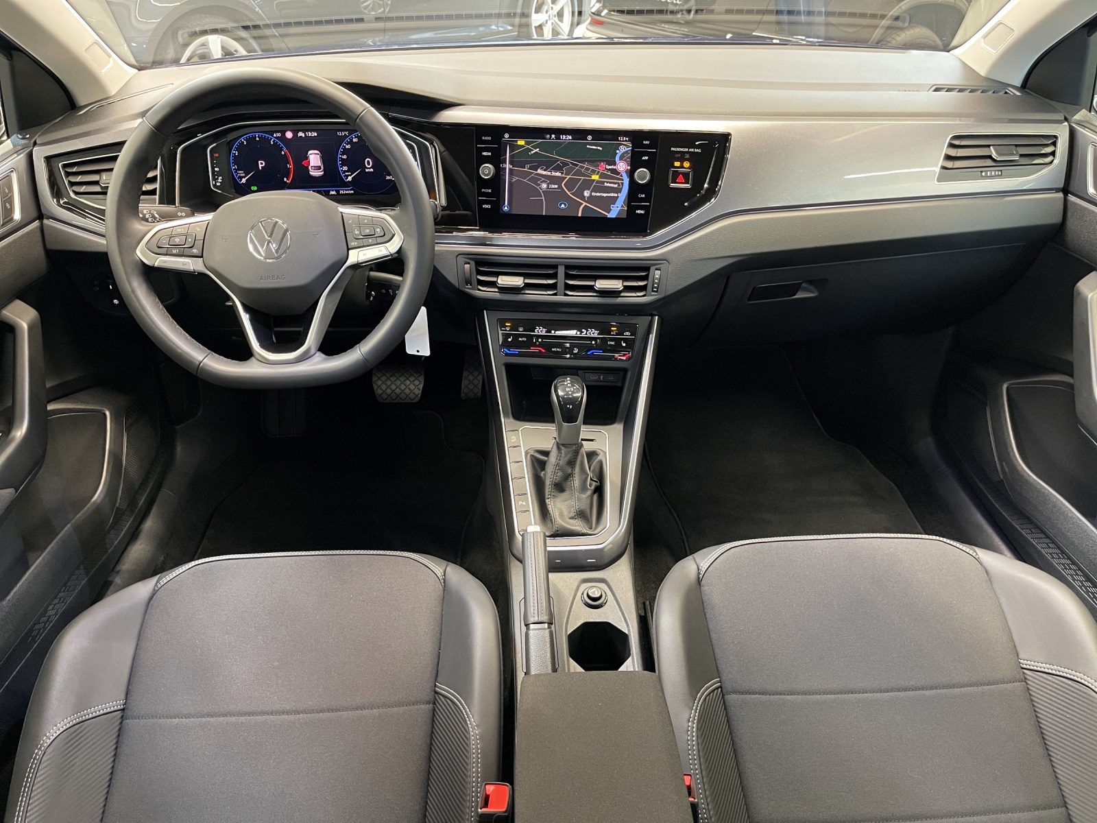 Taigo 1.0 TSI DSG Style IQ-Light TravelAssist Navi Alu-17Zoll