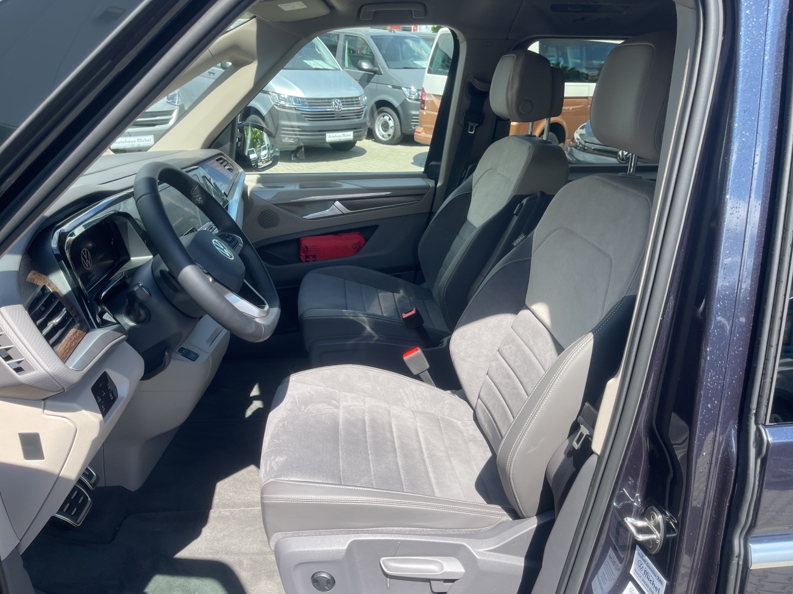 T7 Multivan Style 2.0 TDI DSG LÜ Climatronik 7 Sitzer AHK ACC Kamera Reserverad