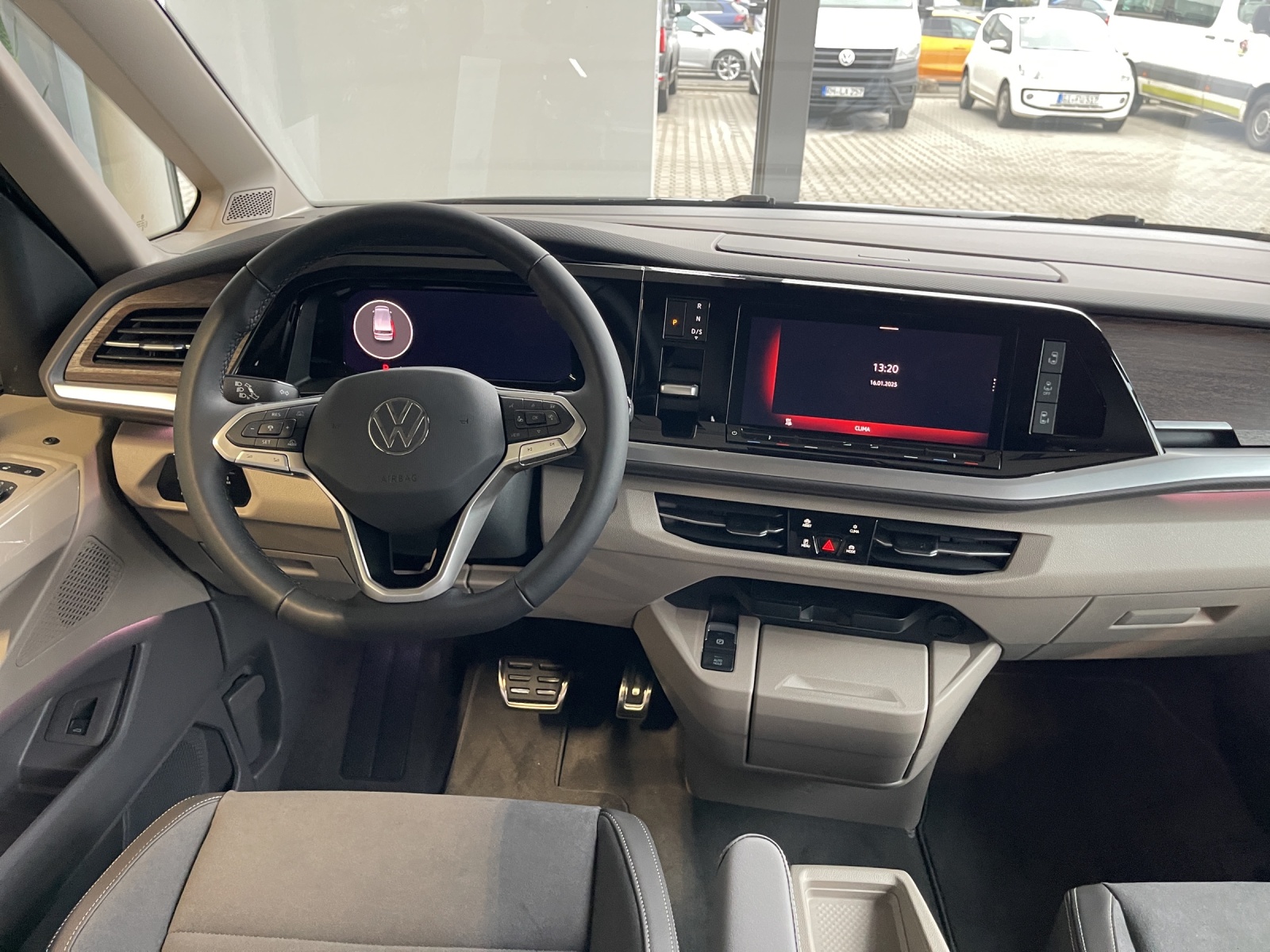 T7 Multivan Style 2.0 TDI DSG LÜ Climatronik 7 Sitzer AHK ACC Kamera Reserverad
