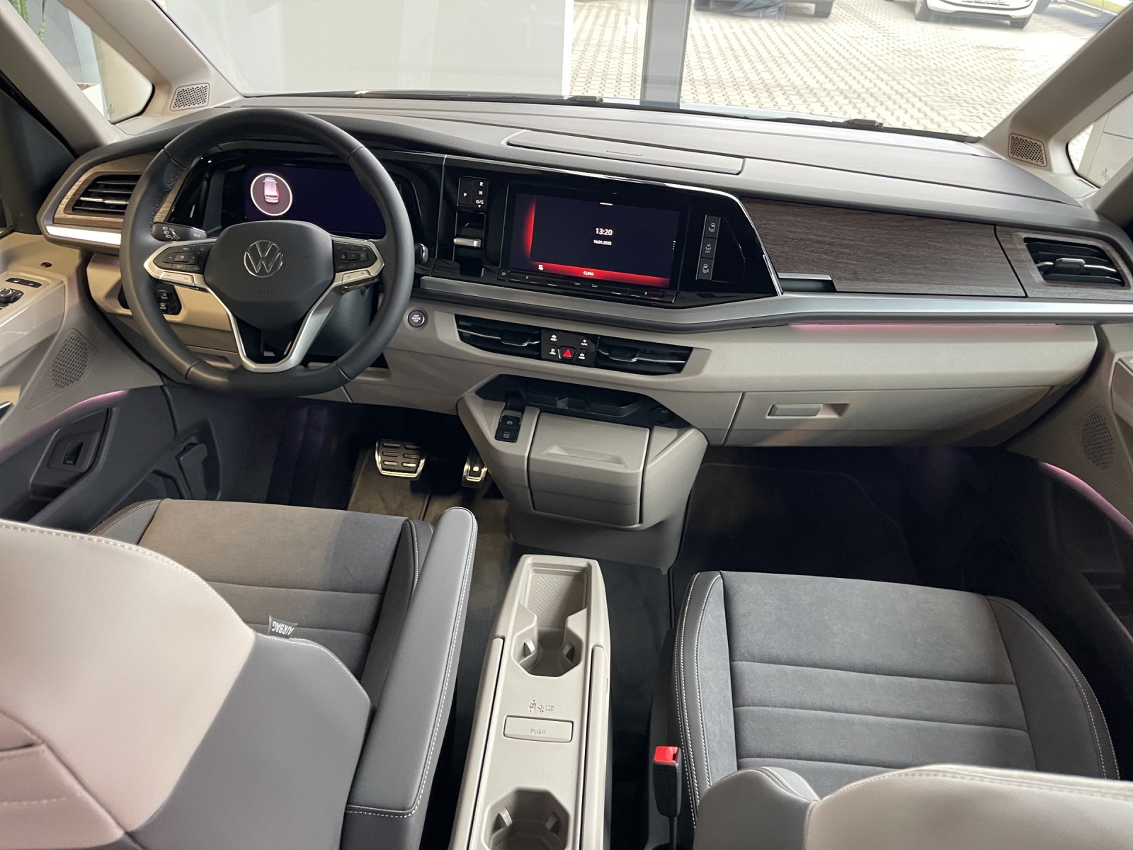 T7 Multivan Style 2.0 TDI DSG LÜ Climatronik 7 Sitzer AHK ACC Kamera Reserverad
