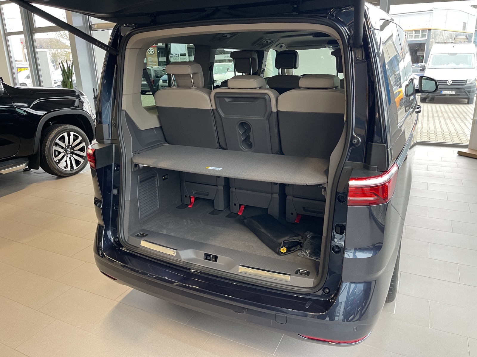 T7 Multivan Style 2.0 TDI DSG LÜ Climatronik 7 Sitzer AHK ACC Kamera Reserverad