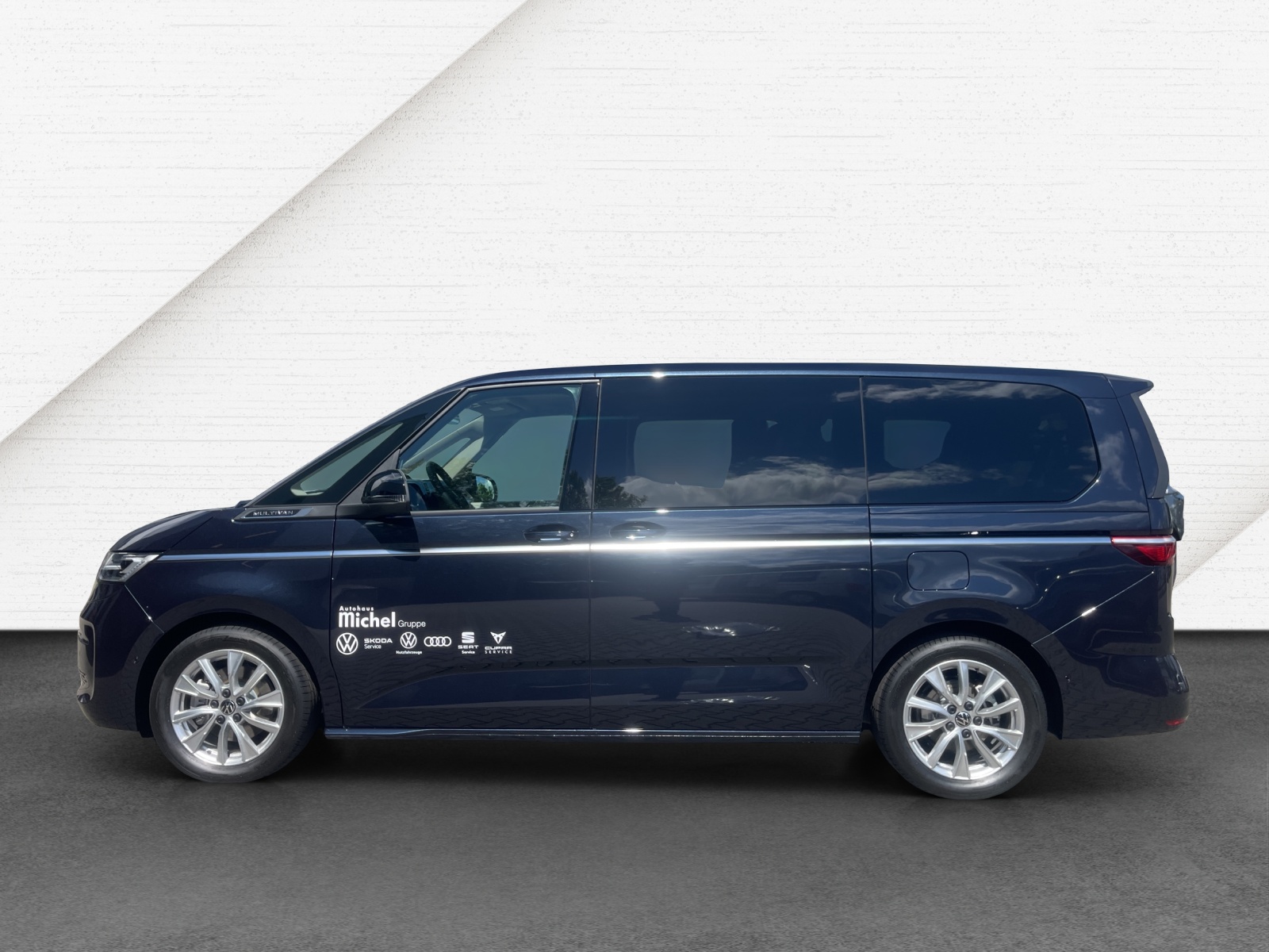 T7 Multivan Style 2.0 TDI DSG LÜ Climatronik 7 Sitzer AHK ACC Kamera Reserverad